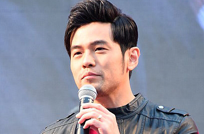 Kasihan, Cara Jalan Jay Chou Jadi Kaku Karena Radang Kronis Tulang Belakang