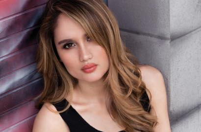 Main Film Horor di Hollywood, Cinta Laura Tak Mau Beri Bocoran