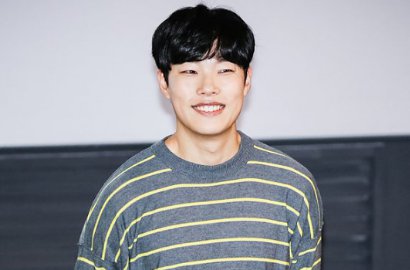 Ryu Jun Yeol Bantu Teman Bersih-Bersih, Netter: Duh, Cowok Idaman Banget