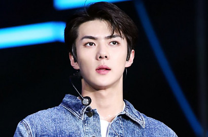 Intip Gantengnya Sehun Pamer Selfie Pakai Seragam Syuting Film 'I Love Catman'