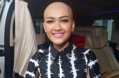 Diduga Tak Pakai Bra, Haters Bully Julia Perez