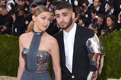 Cieee, Gigi Hadid Pakai Kaos Pembuktian Cinta untuk Zayn Malik