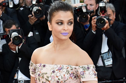 Aishwarya Rai Santai Dibully Gara-Gara Lipstik Ungu dan Perut Buncit