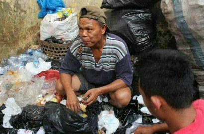 Bripka Seladi, Polisi Berhati Mulia yang Pilih Mulung Daripada Terima Suap