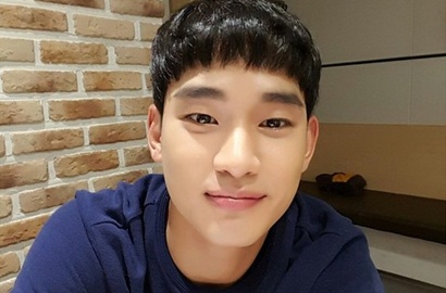 Kim Soo Hyun Unggah Selfie Ganteng Setelah Lama Ngilang, Netter: Kangen Berat