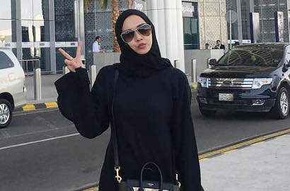 Dituding Pamer Saat Ibadah Umrah, Aura Kasih Marahi Netter
