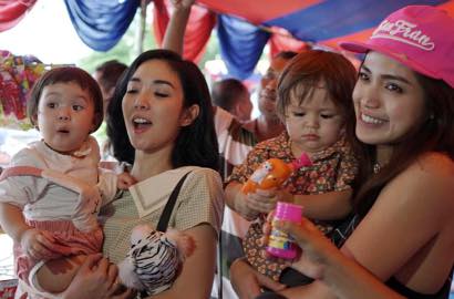 Begini Imutnya El Barack Hibur Putri Gading Marten-Gisel Saat Menangis