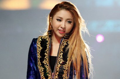 Tak Langsung Debut Solo Usai Keluar dari 2NE1, Minzy Fokus Kuliah