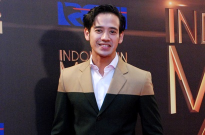 Buat Postingan Galau, Tara Budiman Ditolak Ayu Ting Ting?