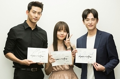 Syuting 'Let's Fight Ghost', Taecyeon 2PM Dikerubungi Ratusan Fans
