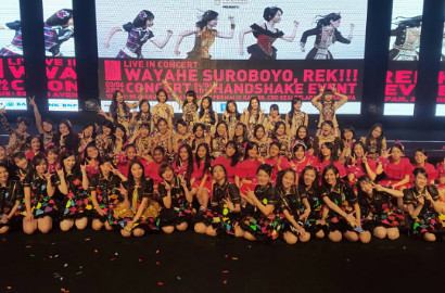Tribun Ambruk dan Kesurupan Sempat Warnai Konser JKT48 di Surabaya