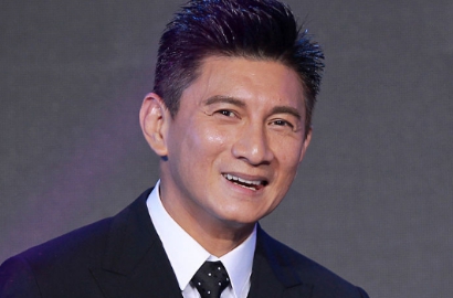 Bikin Meleleh, Nicky Wu Tampil Topless Pamer Bodi Six-Pack