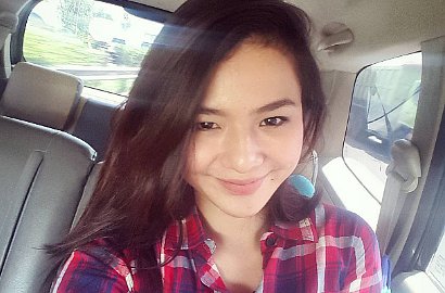 Cantiknya Eriska Rein Berhijab dan Hamil Tua