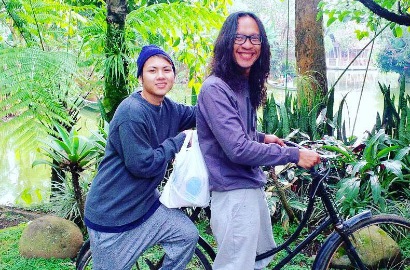 Tulis Puisi Romantis, Aming Pamer Foto Lawas Istri Saat Berkumis dan Berbulu