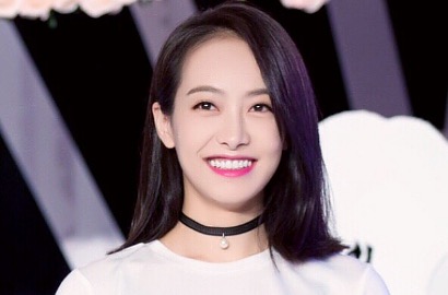 Seksi Pamer Belahan Dada, Victoria f(x) Dipuji Paling Bersinar di Shanghai Film Festival