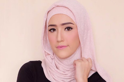 Adelia Makin Mantap Berhijab, Begini Pesan Pasha