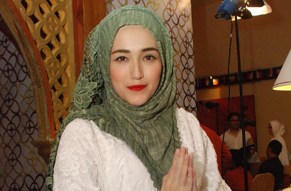 Akrab dan Kompak, Adelia Foto Bareng Mantan Istri Pasha