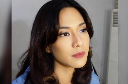 Cantik Nan Anggun, Inilah Gaya Kaftan Lebaran Dian Sastro