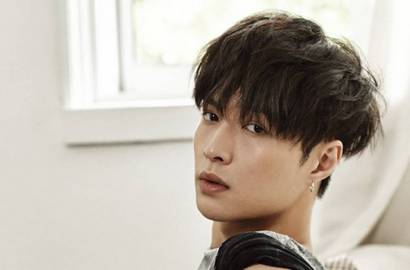 Model Tatapan Lay EXO Yang Melelehkan Hati Wanita