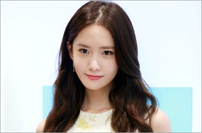 Pakai Baju Boyish di Bandara, Cantiknya Yoona SNSD Tetap Bikin Meleleh