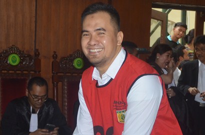 Tahu Kakaknya Jadi Tersangka Kasus Suap, Saiful Jamil Cuma Bisa Berdoa