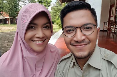 Unggah Foto Sama, Denada dan Ihsan Tarore Didoakan Cepat Nikah