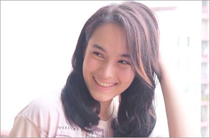 Unggah Foto Cantik Pakai Gaun 'Emas', Chelsea Islan Dibilang Mirip Barbie