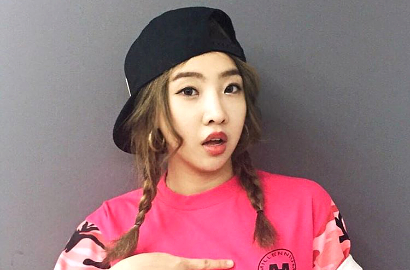 Gabung Agensi Baek Ji Young, Minzy Makin Dewasa di Pemotretan Majalah