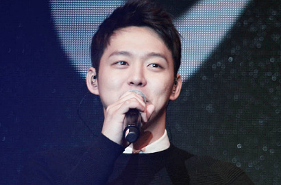 Beri Dukungan, Fans di Tiongkok Kompak Bawa Banner Buat Yoochun