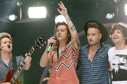 Kalahkan Adele, 1D Raih Penghargaan Best Live Act di O2 Silver Clef Awards