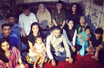 Rayakan Lebaran Bersama, Ada Apa dengan Julia Perez dan Diego Michiels?