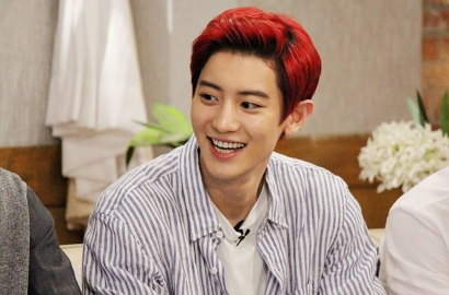 Saking Narsisnya, Chanyeol Ternyata Nggak Bisa 'Hidup' Tanpa Kaca