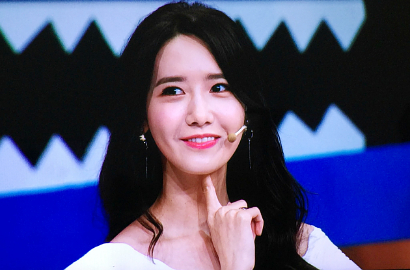 Yoona SNSD Dilamar Fans Tiongkok di Depan Publik, Diterima?