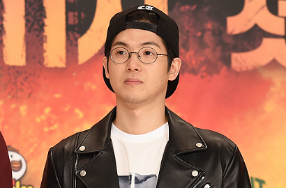 Baru 2 Bulan Nikah, Istri Rapper Mad Clown Hamil Anak Pertama