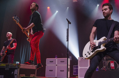 Bakal Konser Lagi di Jakarta, Simple Plan Bikin Iri Fans Asia Lain