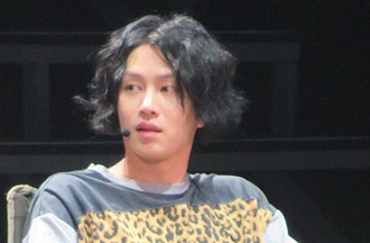 Pamer Foto Bareng Yoona-Taemin-Seulgi, Heechul SuJu Kasih Fans Teka-Teki