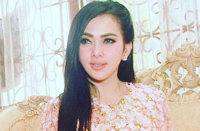 Liburan ke London Tapi Puji Indonesia, Syahrini Tuai Kritikan