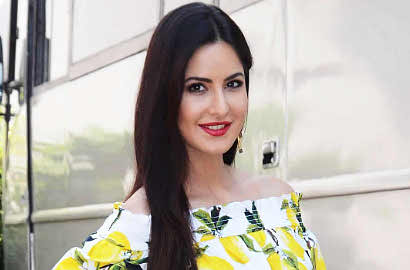 Cieee, Katrina Kaif Balas-Balasan Pesan di Facebook dengan Salman-Shahrukh Khan