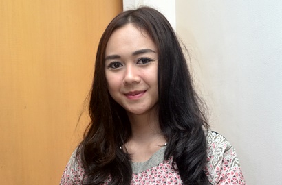 Ada Cincin di Jari Manis Aura Kasih, Dari Glenn Fredly Atau Bertrand Antolin?