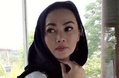 Tak Ingin Menunda Lagi, Dewi Gita Pelan-Pelan Mulai Berhijab