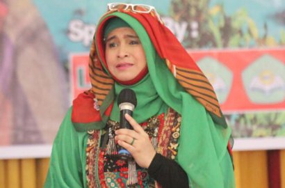 Kabar Duka, Ayahanda Neno Warisman Meninggal Dunia