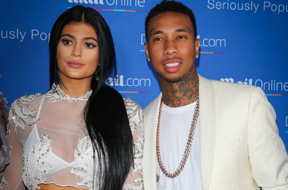 Ban Mobil Mewahnya Bocor, Kylie Jenner dan Tyga 'Kabur' Naik Taksi