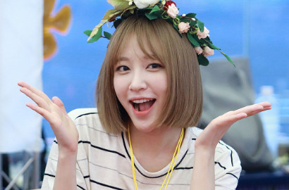 Gak Kurus Lagi, Hani EXID Pamer Paha Tebal dan Berisi di Bandara