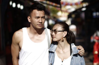 Cieee, Wijaya Saputra Ikutan Blonde Demi Agnes Monica