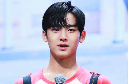 Cedera, Mingyu Minta Maaf Tak Bisa Tampil Total di Konser Seventeen Jepang