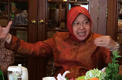 Tak Rela Risma Maju Pilgub DKI, Warga Pasang Spanduk 'Risma Harga Mati Walikota Suroboyo'