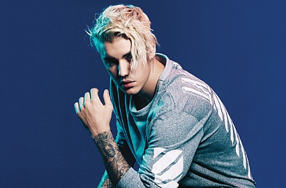 Bikin Gemas, Justin Bieber Naik 'Angsa Pink' Saat Liburan di Hawaii