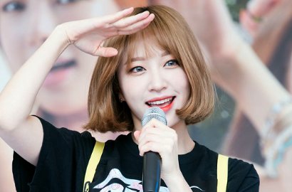 Tampil Trendy di Bandara, Yuk Siap-Siap Sambut Hani EXID di Bali