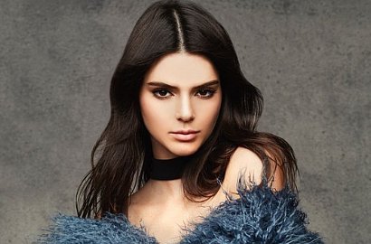 Pakai Busana Transparan, Lagi-Lagi Payudara Kendall Jenner Kelihatan
