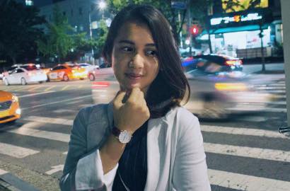 Lagi Kuliah di Korea, Dhea Imut Ditinggal Meninggal Dunia Sang Ayah